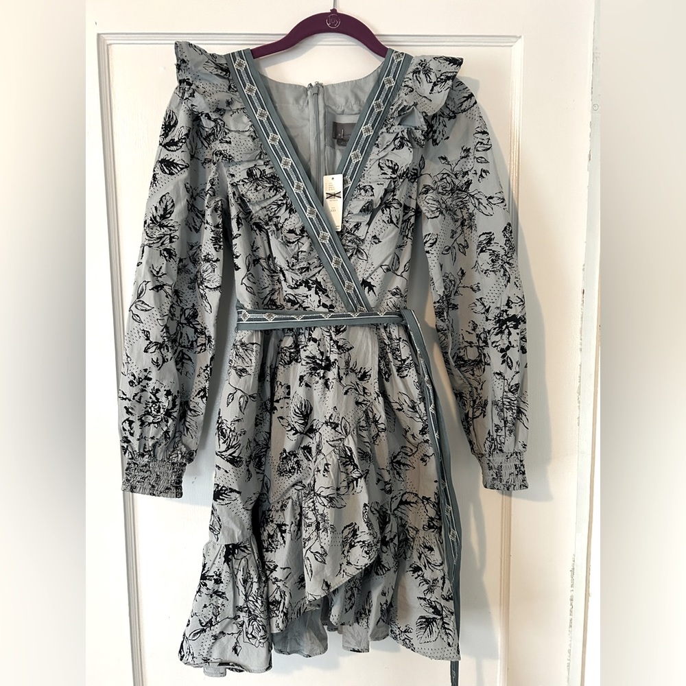 Dress new with tags .